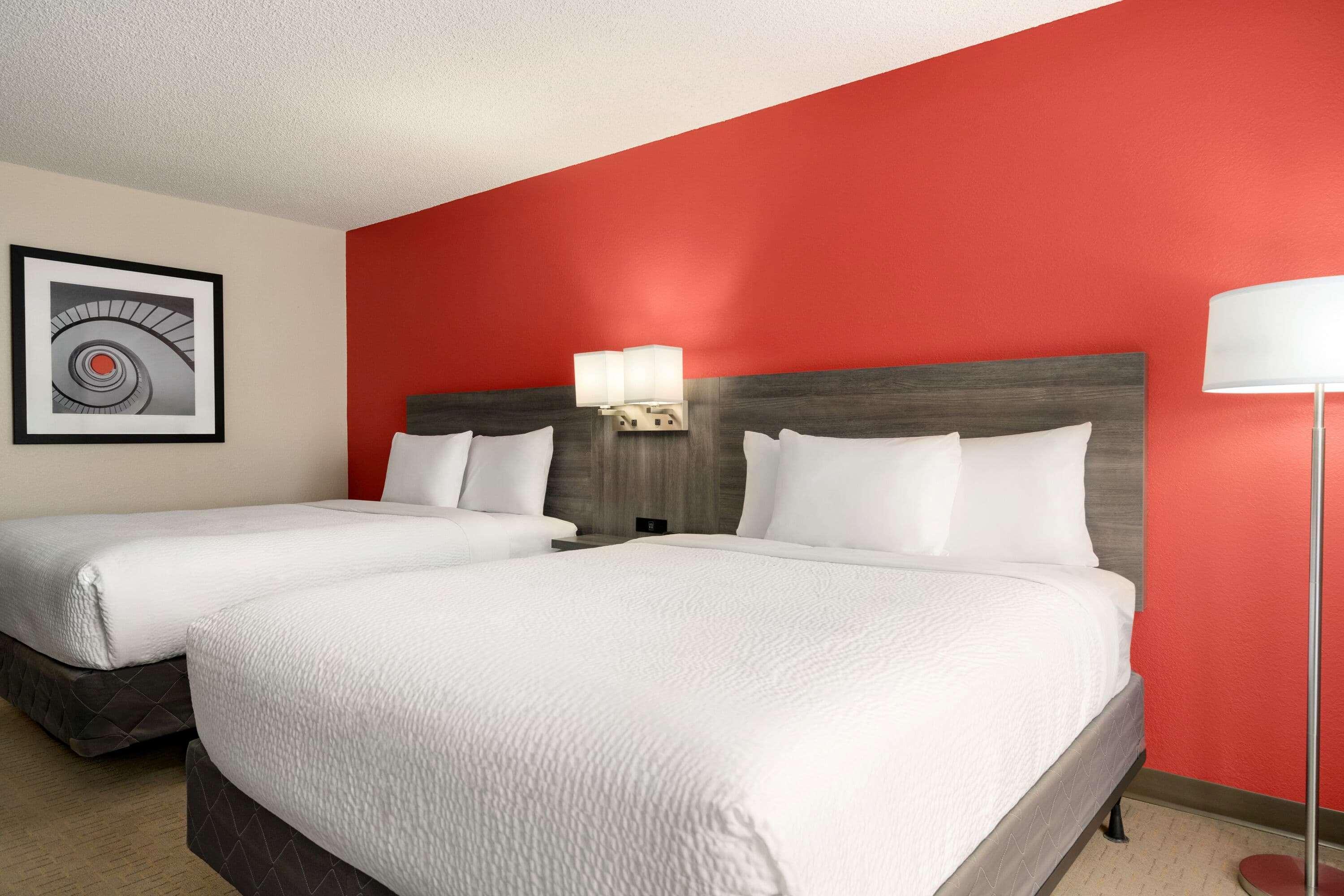 Отель Ramada By Wyndham Tucson Airport Drexel Heights Экстерьер фото
