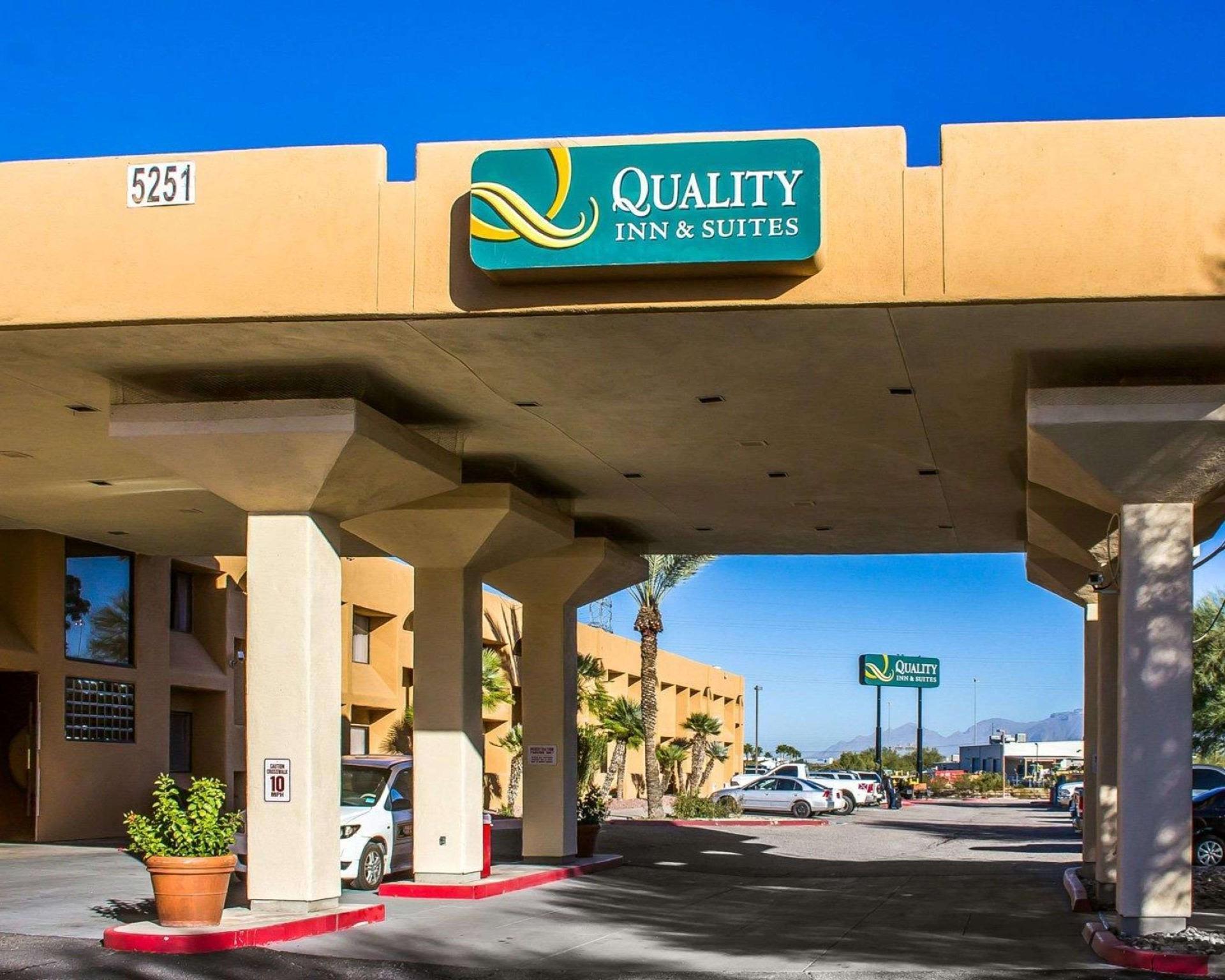 Отель Ramada By Wyndham Tucson Airport Drexel Heights Экстерьер фото