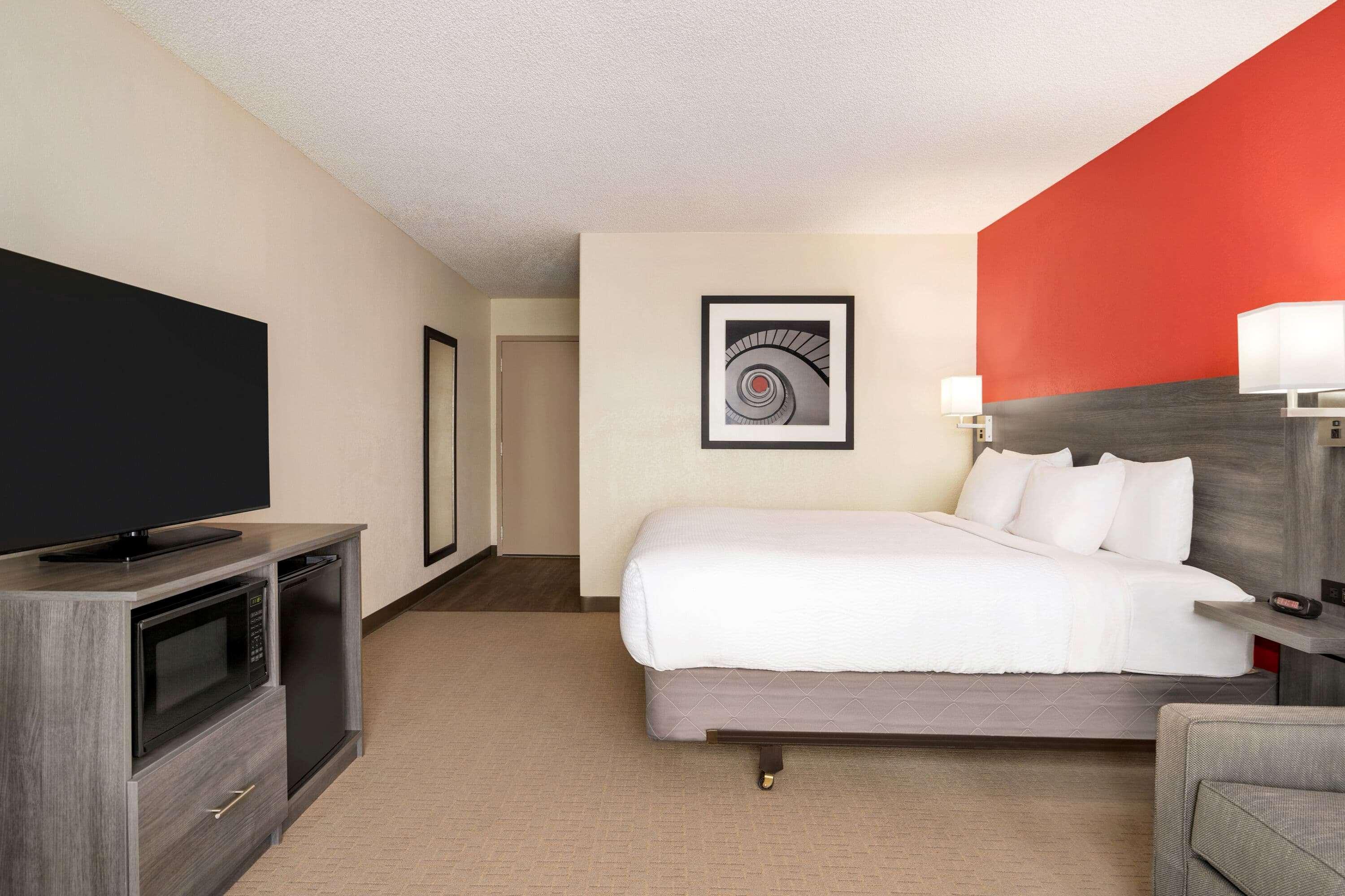 Отель Ramada By Wyndham Tucson Airport Drexel Heights Экстерьер фото